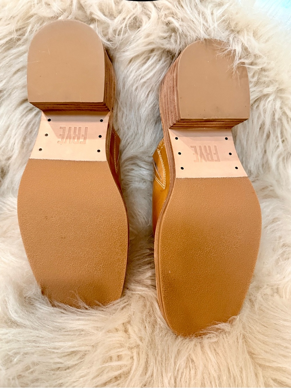Frye Kate Mule - Banana - Size 8 NEW! - Picture 5 of 7